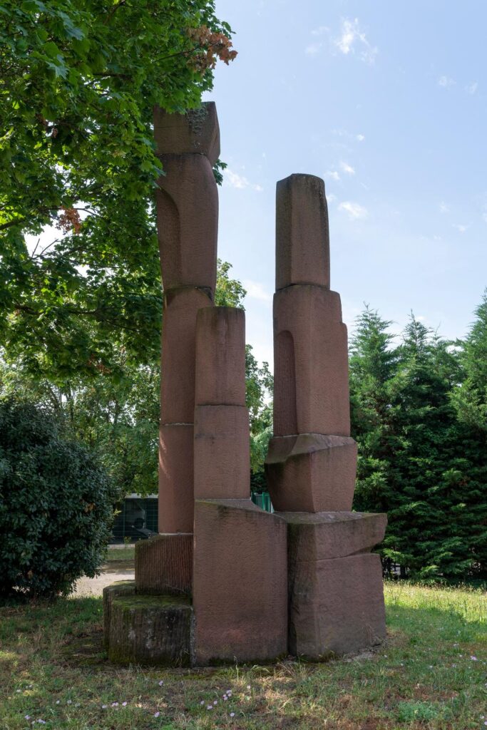 Décines-Charpieu (69), Sculpture : Paysage géologique, Marc Pedoux.
© Michel Pérès / Région Auvergne-Rhône-Alpes, IGPC, 2021