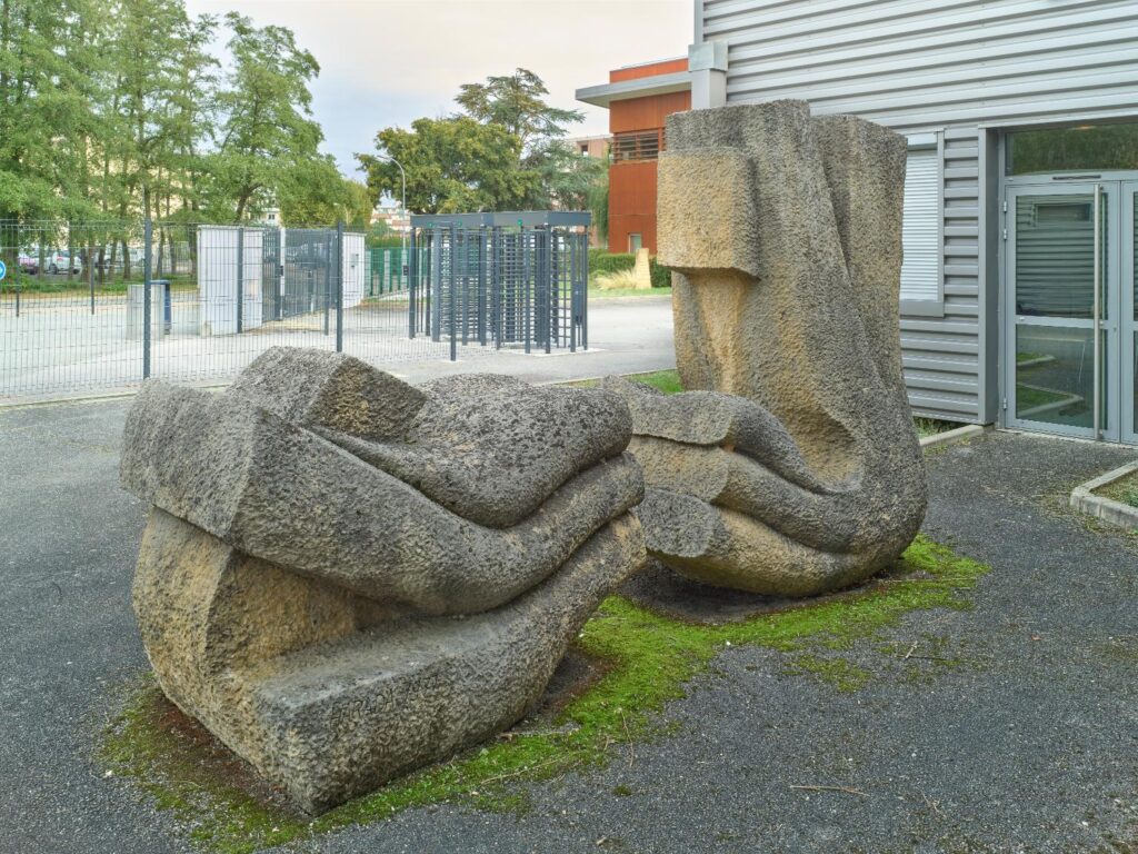 Le Coteau (42), Sculpture : Sans titre, Tetsuo Harada.
© Christian Parisey / Région Auvergne-Rhône-Alpes, IGPC, 2020